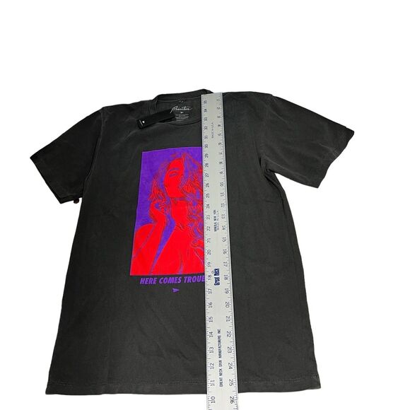 Primitive T Shirt Adult S Grey Here Comes Trouble Sexy Woman Novelty Graphic Red - Picture 3 of 8